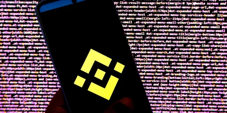 حادثة أمنية ضخمة تضرب Binance.. أصول بقيمة 6.3 مليار دولار تحت التحقيق وتجميد نحو 3 مليارات